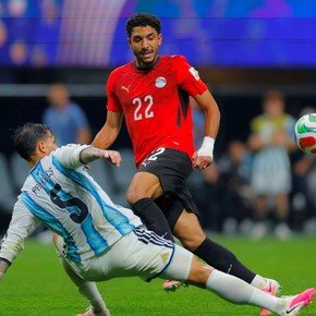 Locura por Paredes: un hincha se tatuó su milagroso quite ante Egipto