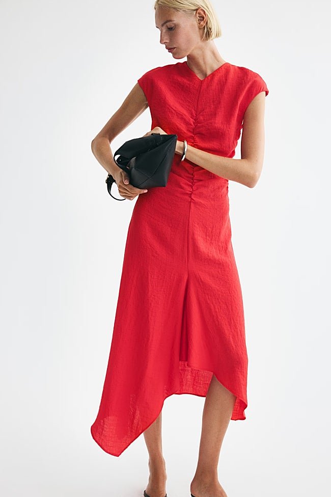 Vestido rojo de H&M (29,99 euros)