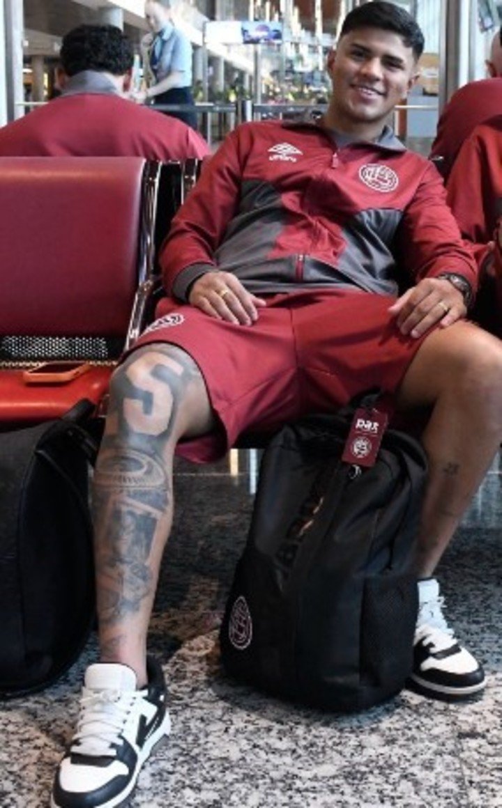 El tatuaje de Aquino (Foto: Prensa Lanús).