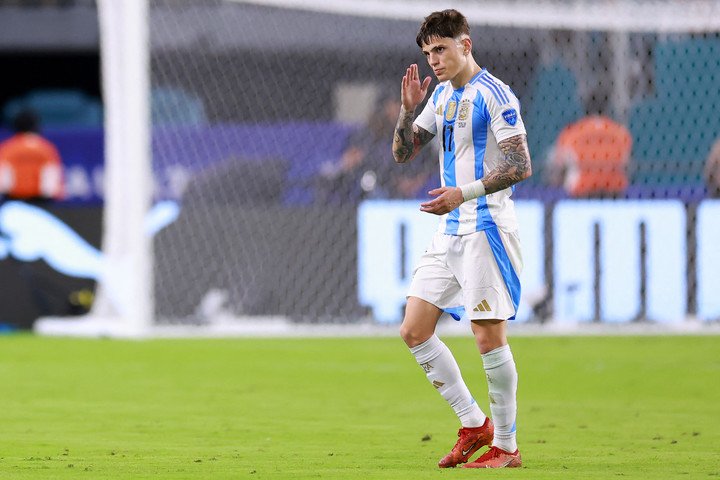 Garnacho en la Selección. (AFP)