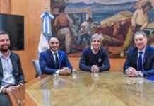 El gobernador de Corrientes se reúne con Luis Caputo: la agenda clave con reclamos de fondos y obras