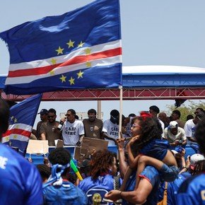 De hacer historia en el Mundial a ser recibidos como héroes en su país: locura en Cabo Verde por la llegada de la selección, que se paseó en un camión descapotable