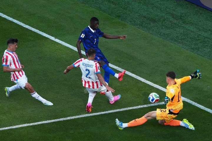 Luego lo tuvo Ousmane Dembele. (AP)