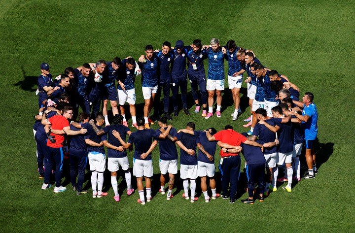 La arenga del plantel de Paraguay (REUTERS).