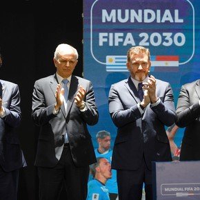 El presidente de la Conmebol deslizó que el Mundial 2030 puede tener 64 equipos