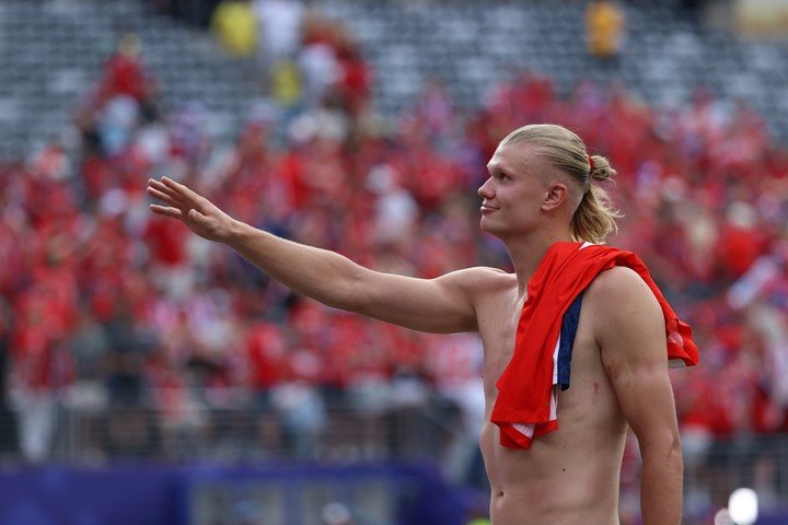 Erling Haaland tras la victoria de Noruega (AP Photo).