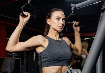 Estos son los mejores ejercicios para crear músculo después de los 45, según Patricia Vera, experta en cambios físicos