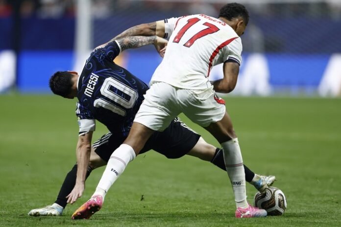 Jugó con el Dibu, quedó eliminado con Argentina en el Mundial y ahora el Chelsea lo comprará en ¡138 millones de euros!