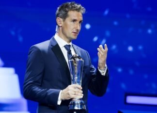 Klose contó que habló por teléfono con Messi tras el récord gracias a Scaloni: «Fue muy emotivo»