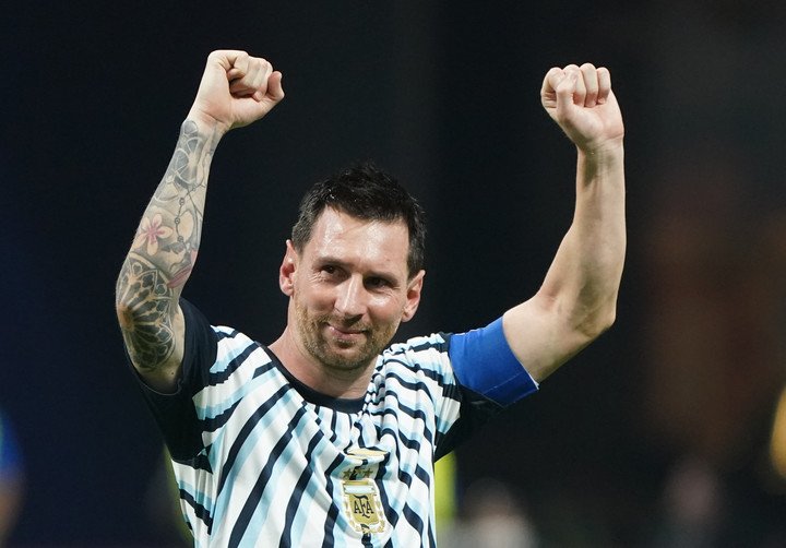 Messi, una bestia. (Foto: Juano Tesone)