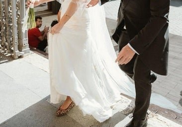 La alternativa más original a los zapatos de novia clásicos son unas bailarinas estampadas