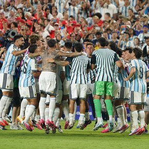 De sumarse al "el que no salta es un inglés" a bajarle la carga emocional al duelo con Inglaterra