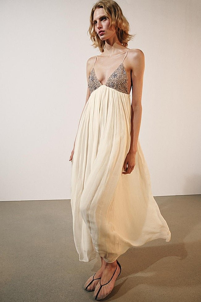 Vestido midi de Zara (59,99 euros)