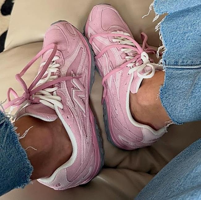 Unas New Balance rosa bebé.