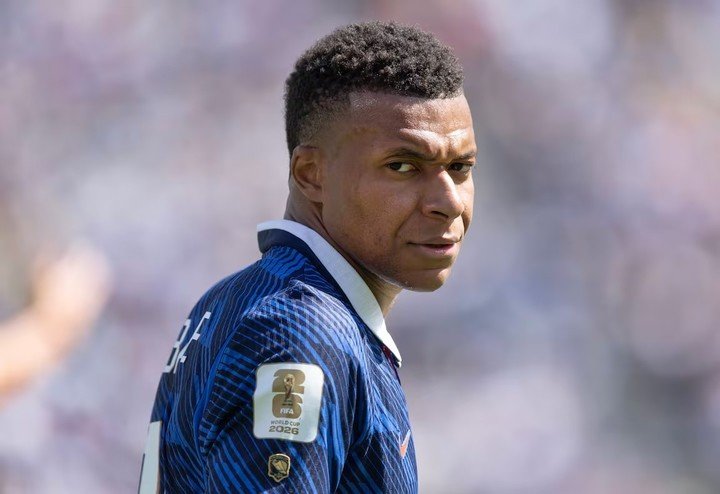 Mbappé, en el ojo de la tormenta en Paraguay.