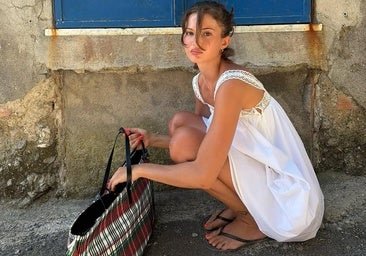 Un bolso, un libro: dime cuál es el estilo que más te define y te diré qué lectura marcará tu verano
