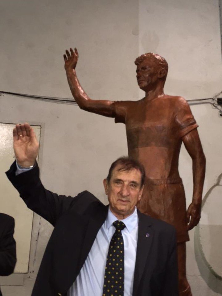 El Rata tiene su propia estatua en el Museo de Boca.