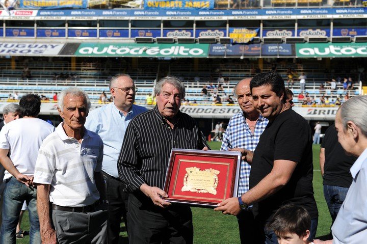 Homenaje a Rattín en la Bombonera.