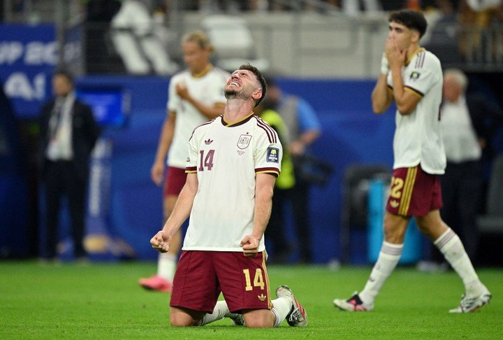 Aymeric Laporte celebrando la clasificación de España a la final del Mundial.