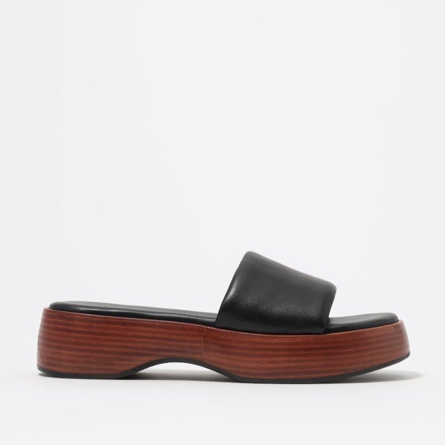 Sandalias de pala de mujer de piel con plataforma Negro Bimba y Lola 