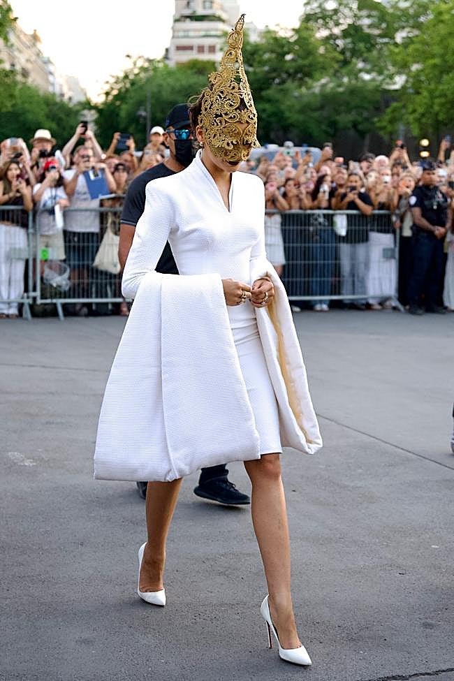 Zendaya con una pieza de archivo de Alexander McQueen para Givenchy.