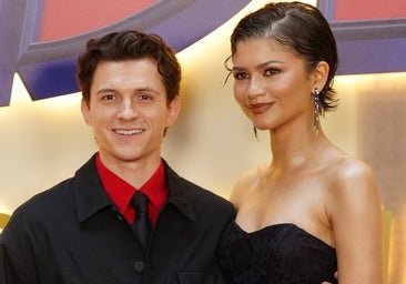 Zendaya y Tom Holland, su agenda secreta en Madrid: cena en La Latina y fútbol con los fans de La Roja en Colón