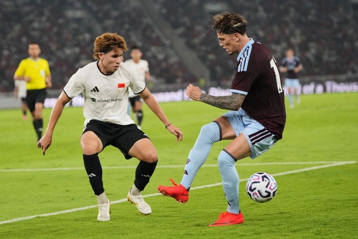 Garnacho en su debut con el Aston Villa. (Foto: AP)