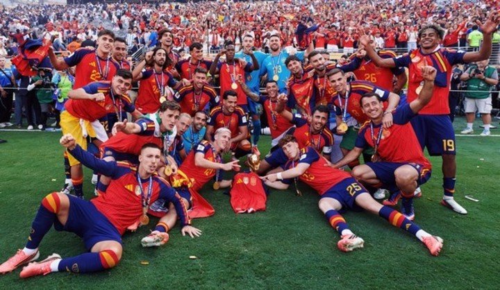 España, campeón del mundo (Atlético de Madrid).