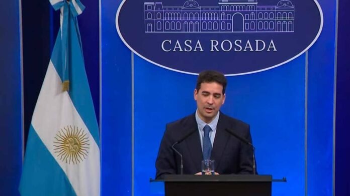 Ante una pregunta de Perfil, Ravier evitó precisar dónde están los fondos del impuesto a los combustibles