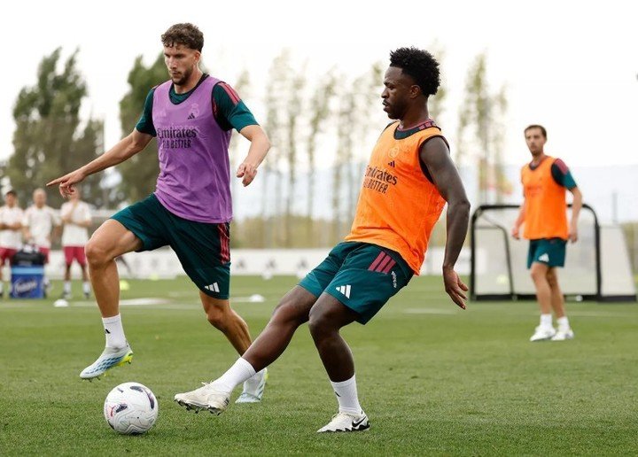 Vinicius volvió a las prácticas con el Real Madrid (Foto: Prensa Real Madrid).