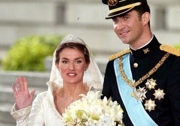 Los zapatos de novia más icónicos de la realeza: del tacón bajo de Lady Di a los bordados de la reina Letizia