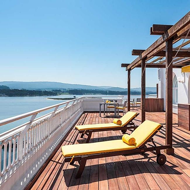 Terraza del Eurostars Gran Hotel La Toja, uno de los primeros emplazamientos en los que se podrá ver el eclipse solar..