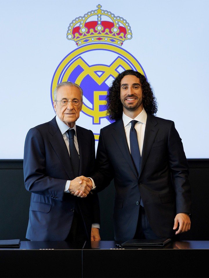 Presentación de Marc Cucurella en el Real Madrid.