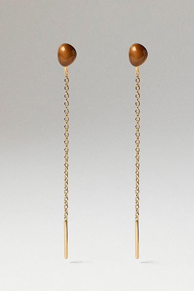 Pendientes largos con detalle de piedra de PDPaola.