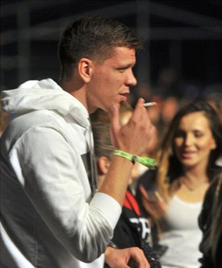 Wojciech Szczesny y sus fotos fumando.