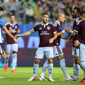 Otro gol de Buendía en el amistoso de Aston Villa y lesión de Garnacho