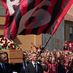 El multitudinario funeral que organizó el Milan para despedir a Baresi