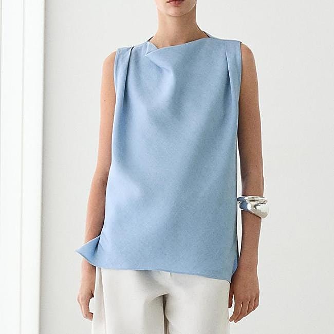 Top fluido de Massimo Dutti, 59,95 euros.