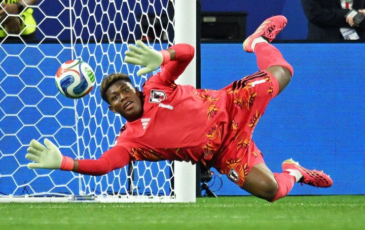 Zion Suzuki. (REUTERS)