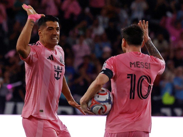 Messi, asistidor. (REUTERS/Marco Bello)