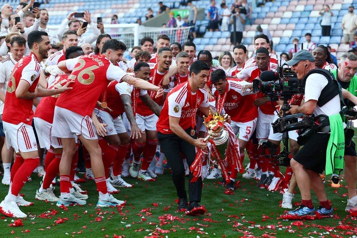 Mikel Arteta, campeón de la Premier League con Arsenal. (Reuters/Matthew Childs)