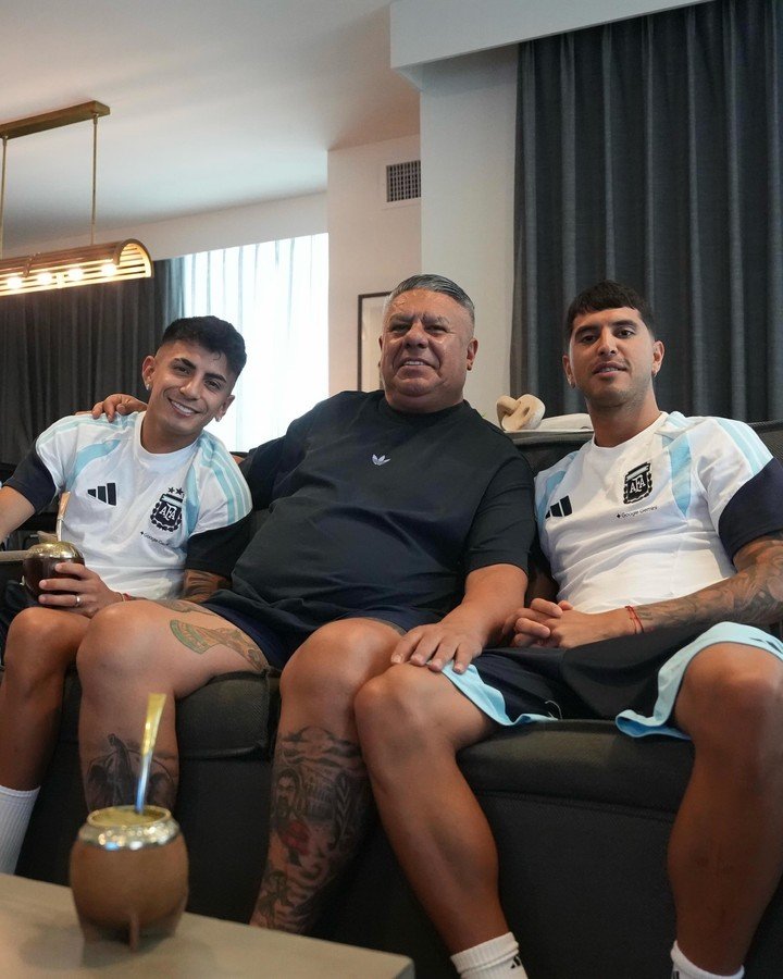 Thiago Almada, con Chiqui Tapia (IG Chiqui Tapia).