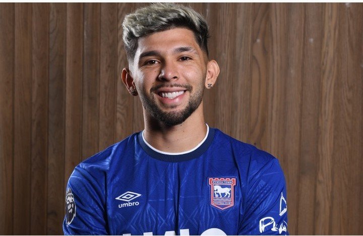 Enciso, nuevo jugador de Ipswich (X).
