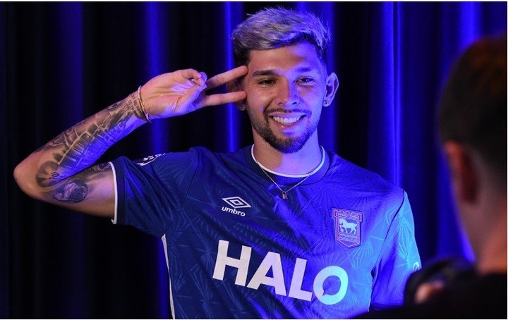 Enciso, nuevo jugador de Ipswich (X).
