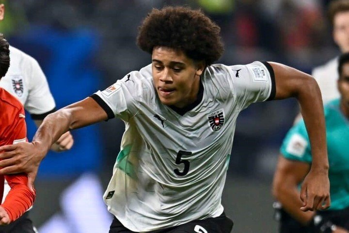 Ifeanyi Ndukwe jugando para la selección de Austria.