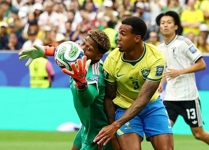 Suzuki la rompió en el partido frente a Brasil (Reuters).