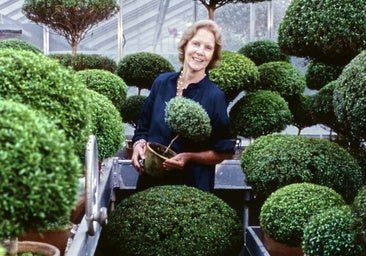 La fascinante vida de Bunny Mellon: la amiga íntima de Jackie Kennedy que diseñaba jardines únicos vestida de Balenciaga