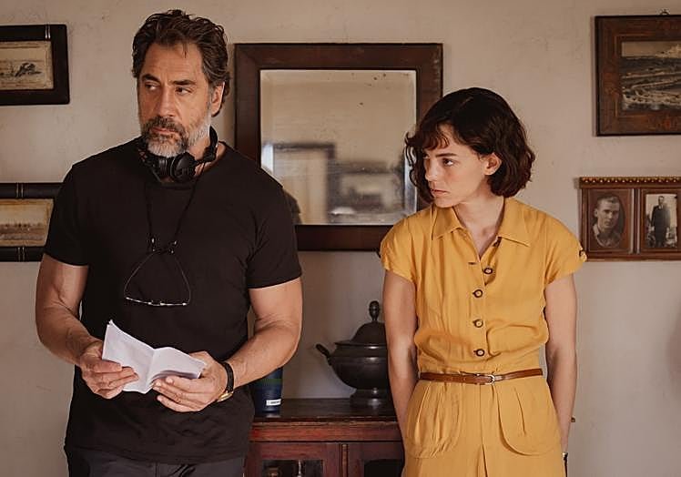 Javier Bardem y Vicky Luengo en 'El ser querido'