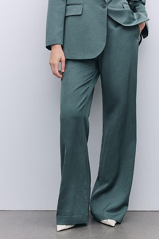 Pantalón de traje en color verde menta de Tintoretto.