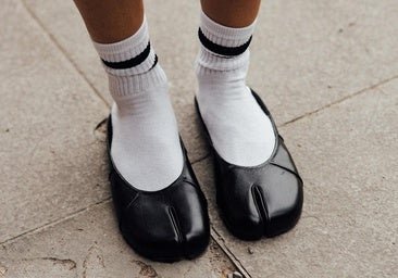 De dónde vienen los tabi, el zapato tendencia más controvertido de las últimas temporadas